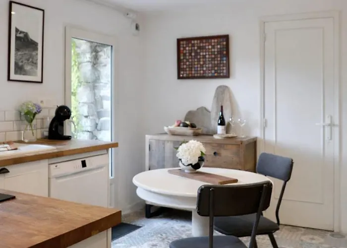 La Huniere بارنفيل-كارتريت